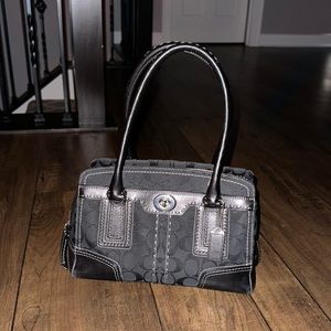 Coach Hampton Signature